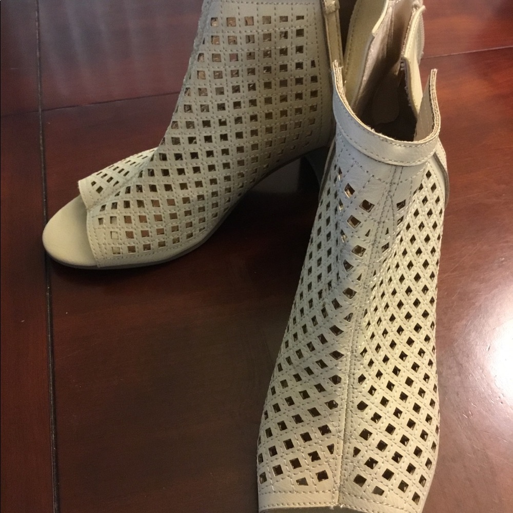 Women’s shoes
